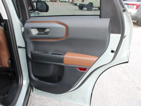 Used 2024 Ford Bronco Sport Outer Banks w/ Tech Package image 14