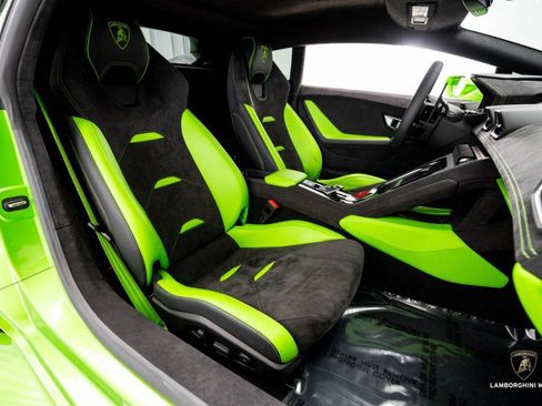 Used 2023 Lamborghini Huracan Tecnica image 42