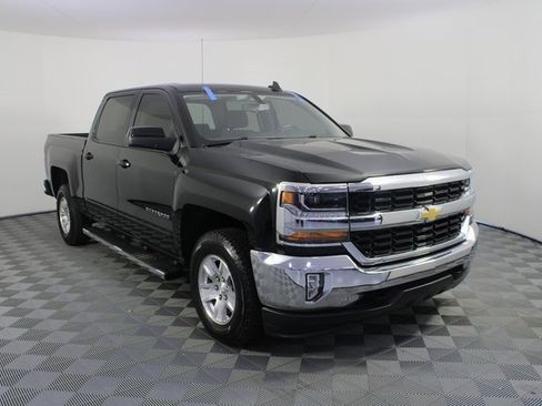 Used 2018 Chevrolet Silverado 1500 LT w/ All Star Edition image 24