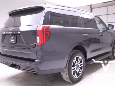 New 2026 Ford Expedition Active image 5