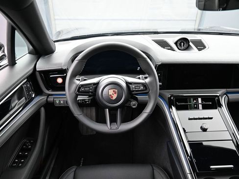New 2026 Porsche Panamera E-Hybrid image 17
