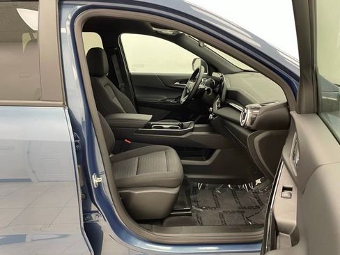 New 2025 Chevrolet Equinox LT image 11