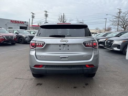 Used 2022 Jeep Compass Latitude w/ Convenience Group image 3