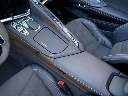 Used 2021 Chevrolet Corvette Stingray Preferred Cpe w/ Z51 Performance Package RWD image 27