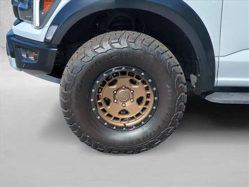 Used 2025 Ford F150 Raptor AWD/4WD image 25