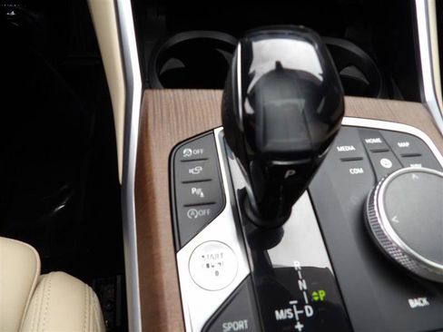 Used 2020 BMW 330i xDrive Sedan w/ Premium Package image 23