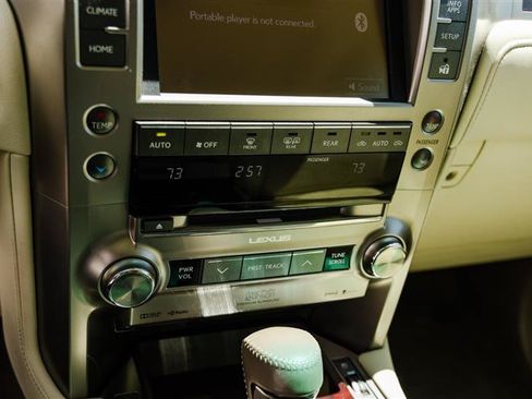 Used 2017 Lexus GX 460 Luxury AWD/4WD image 22