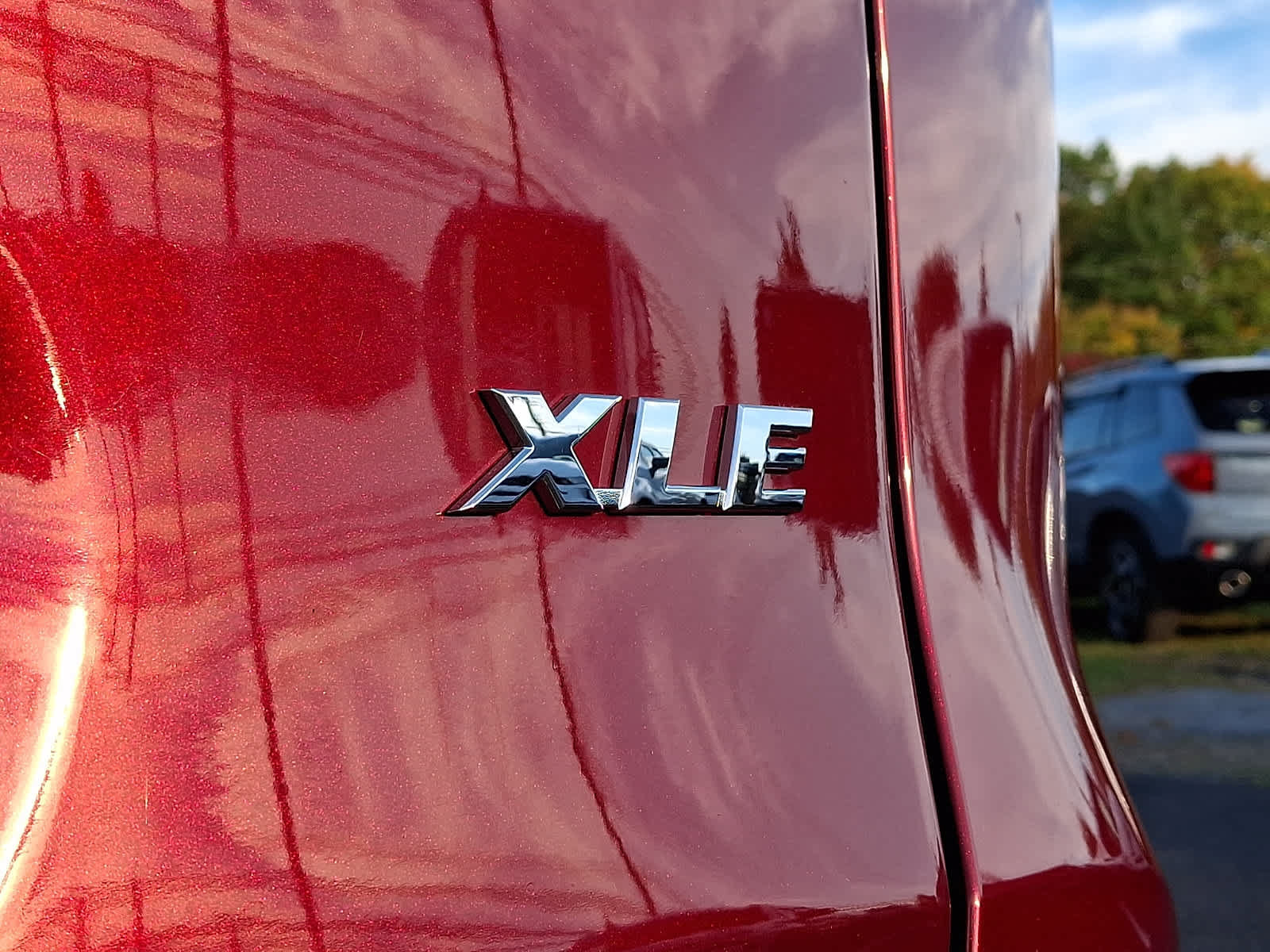 Used 2019 Toyota RAV4 XLE w/ Convenience Package FWD image 33