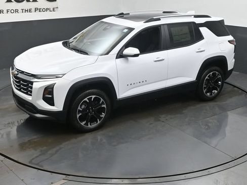 New 2026 Chevrolet Equinox LT w/ LPO, Floor Liner Package FWD image 22