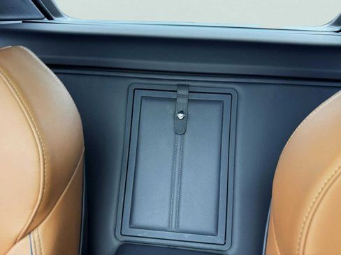 Used 2023 Bentley Bentayga Extended Wheelbase image 55