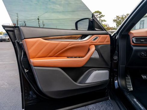 Used 2019 Maserati Levante S GranLusso image 49