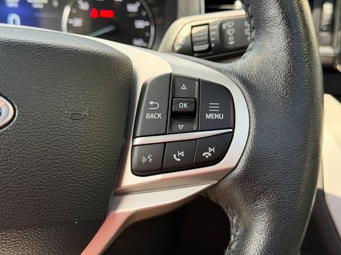 Used 2023 Ford Explorer XLT w/ Equipment Group 202A AWD/4WD image 14