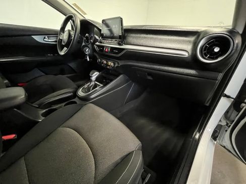 Used 2023 Kia Forte LXS FWD image 10