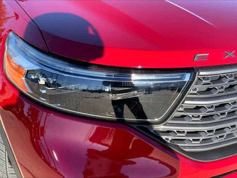 Used 2022 Ford Explorer XLT w/ Equipment Group 202A image 25