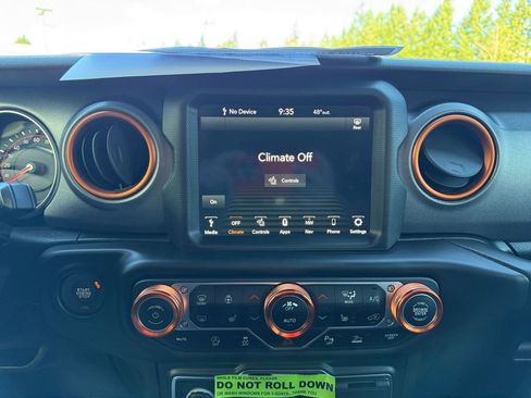 Used 2021 Jeep Gladiator Mojave w/ Uconnect 4C Nav & Sound Group image 22