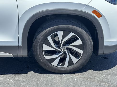 Certified 2025 Volkswagen Tiguan S FWD image 10