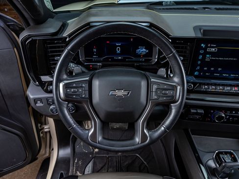 Used 2022 Chevrolet Silverado 1500 ZR2 w/ Technology Package image 19