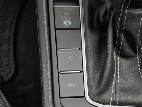 Used 2026 Volkswagen Jetta Sport FWD image 39