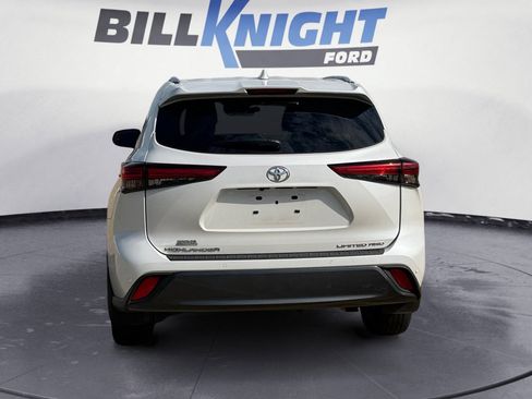 Used 2023 Toyota Highlander Limited AWD/4WD image 4