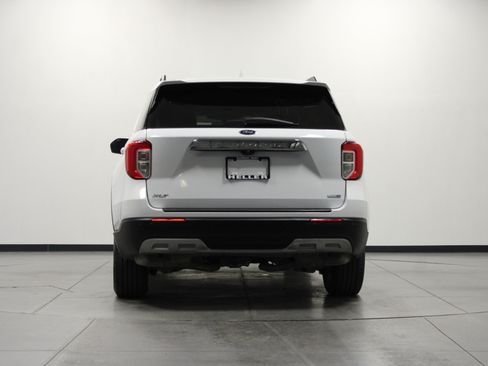 Used 2020 Ford Explorer XLT w/ Equipment Group 202A AWD/4WD image 5