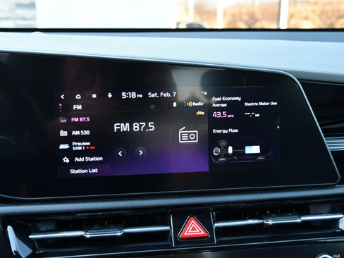 Used 2023 Kia Niro EX Touring image 20