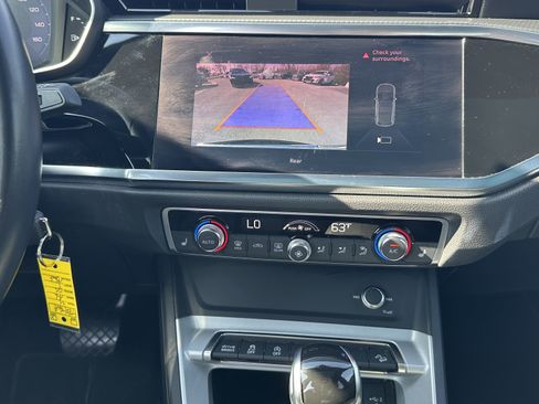 Used 2021 Audi Q3 2.0T Premium w/ 19" Wheel Package image 31