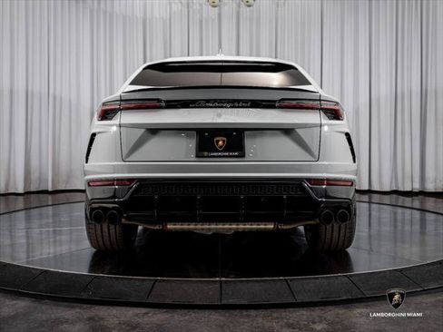 Used 2021 Lamborghini Urus AWD/4WD image 10