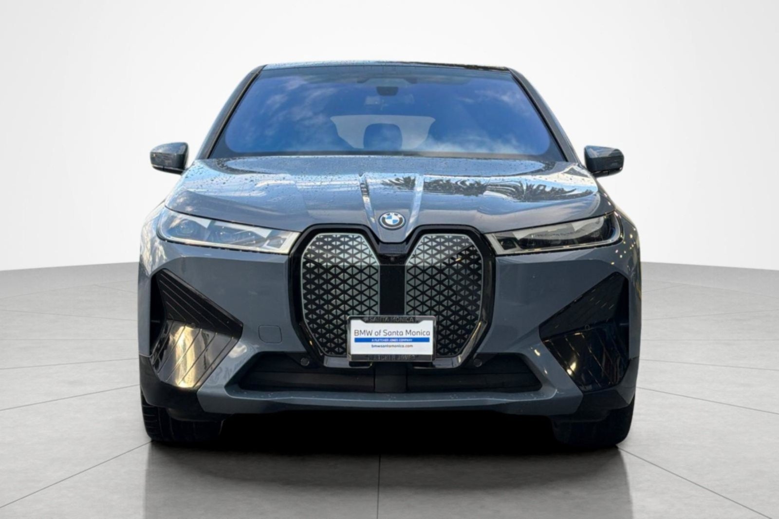 Used 2024 BMW iX xDrive50 w/ Sport Package AWD/4WD image 8