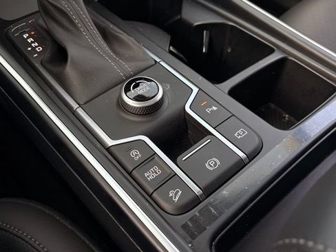 Used 2025 Kia Sorento EX w/ Panoramic Sunroof Package FWD image 19