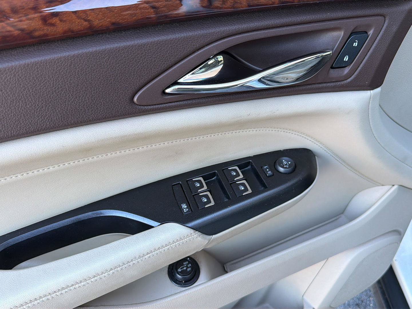 Used 2016 Cadillac SRX Premium w/ Driver Assist Package FWD image 35