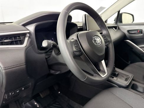 Certified 2026 Toyota Corolla Cross LE FWD image 4