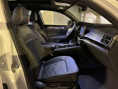 New 2026 Volkswagen Atlas Cross Sport SE image 10