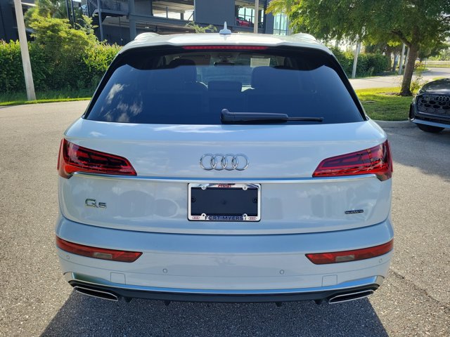 Used 2024 Audi Q5 e Prestige AWD/4WD image 6