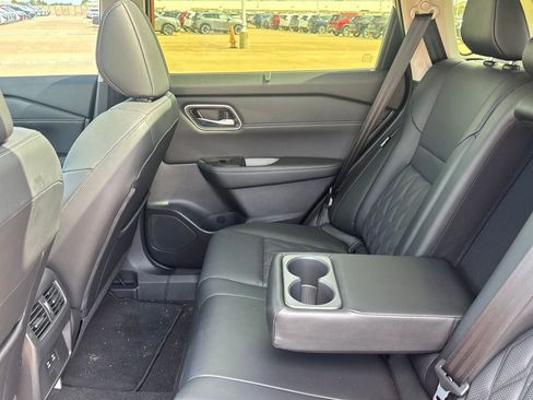 Certified 2026 Nissan Rogue Platinum AWD/4WD image 37
