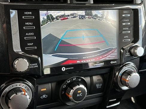 Used 2022 Toyota 4Runner TRD Off-Road Premium AWD/4WD image 19