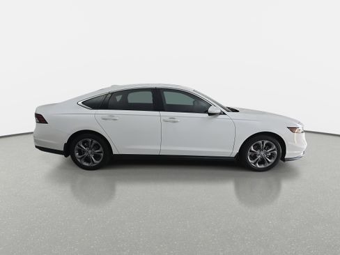 Used 2024 Honda Accord EX image 4