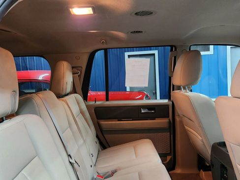 Used 2014 Ford Expedition XLT image 19