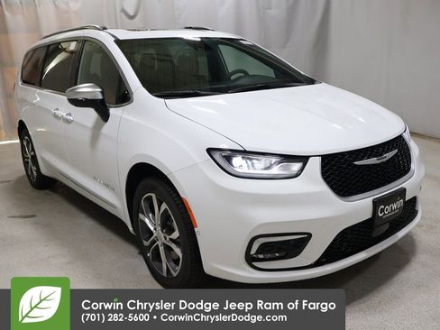 New 2026 Chrysler Pacifica Pinnacle w/ Trailer Tow Group image 1