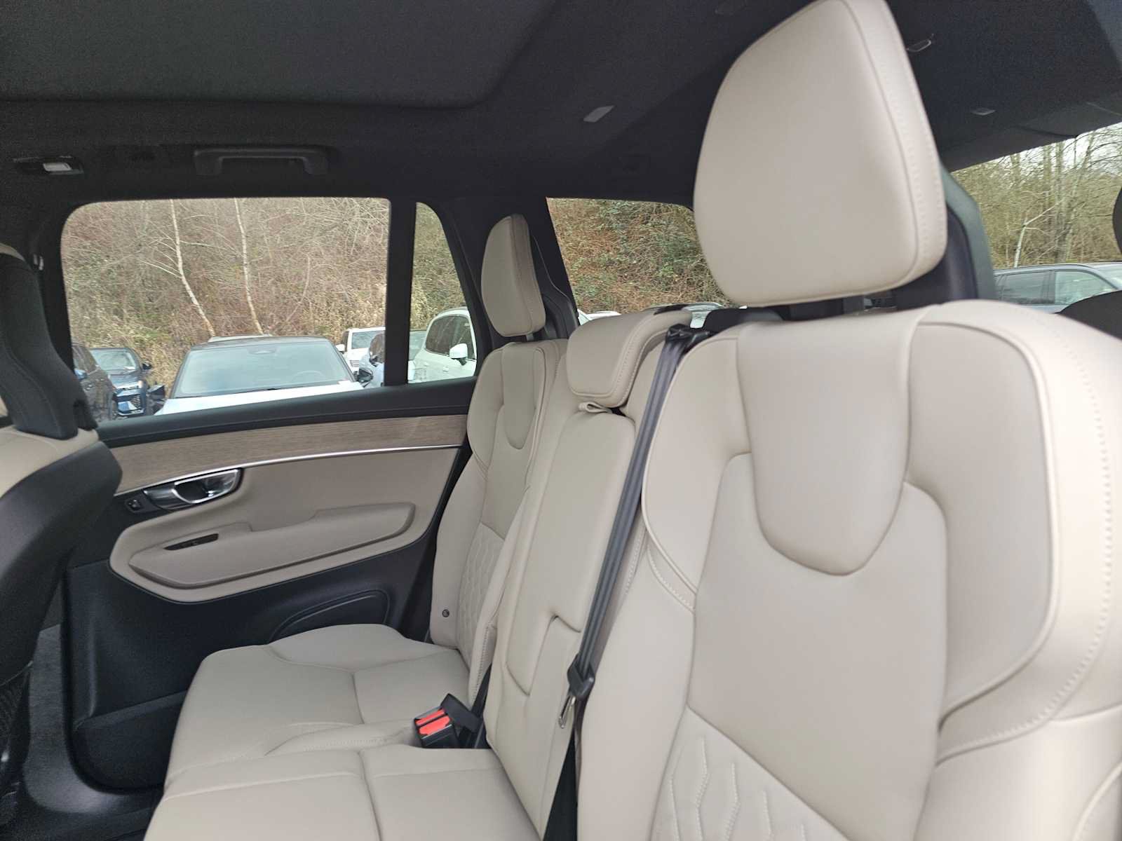 New 2026 Volvo XC90 T8 Plus w/ Protection Package AWD/4WD image 21
