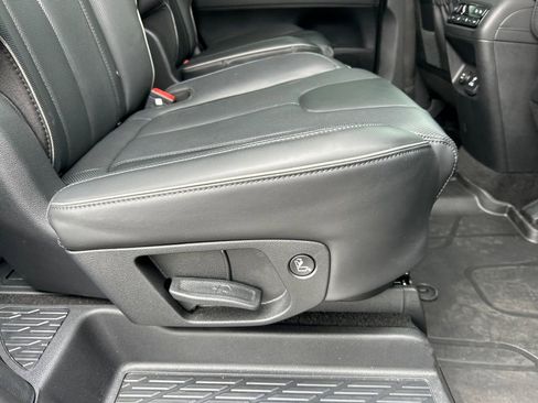 Used 2024 Hyundai Palisade Calligraphy image 20