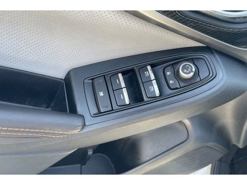Used 2019 Subaru Crosstrek 2.0i Limited w/ Moonroof Package w/Navigation AWD/4WD image 12