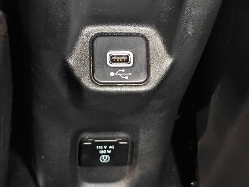 Used 2018 Jeep Renegade Trailhawk w/ Cold Weather Group II AWD/4WD image 24
