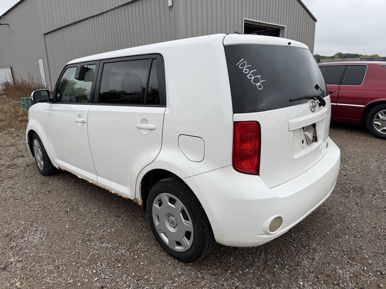 Used 2010 Scion xB FWD image 3