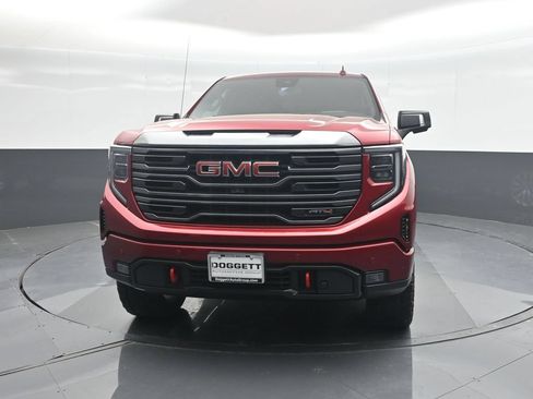 Used 2024 GMC Sierra 1500 AT4 w/ Technology Package AWD/4WD image 5