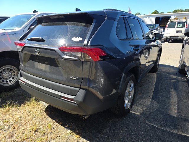 Used 2021 Toyota RAV4 XLE FWD image 5