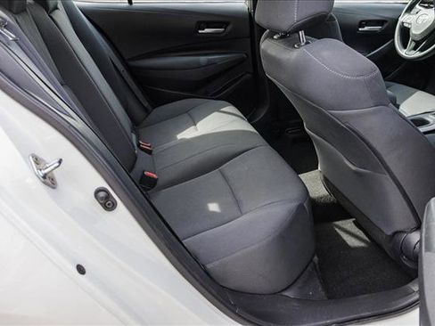 Used 2020 Toyota Corolla LE image 25