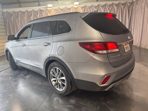 Used 2017 Hyundai Santa Fe SE image 7
