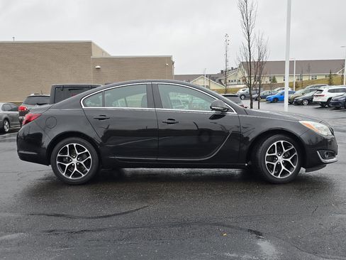 Used 2017 Buick Regal Sport Touring image 17