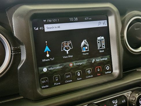 Used 2023 Jeep Wrangler Sahara w/ Cold Weather Group image 21