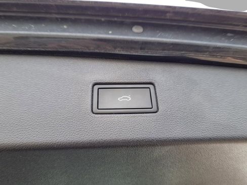 Used 2024 Volkswagen Tiguan SE R-Line image 13